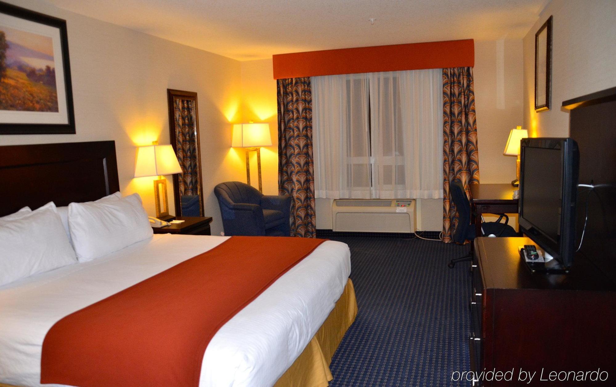 Holiday Inn Express Hotel & Suites-Hinton By Ihg Exterior foto